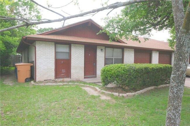 Foto del edificio - 12313 Willow Wild Dr