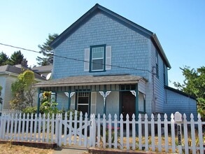 Building Photo - 1042 Blaine St