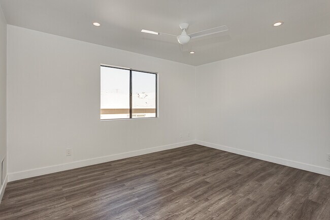 Building Photo - 826 Wilcox Ave