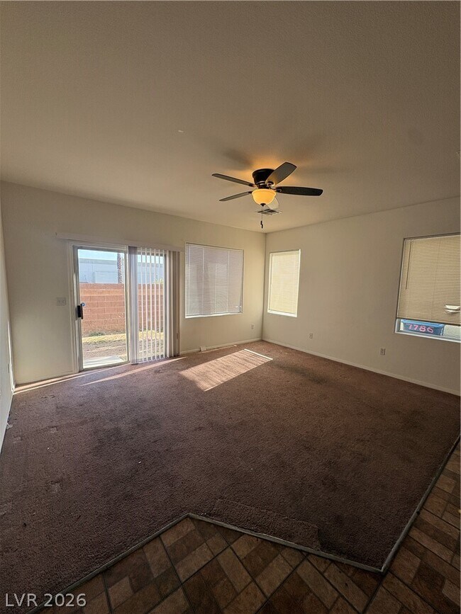 Foto del edificio - 7778 Harp Tree St