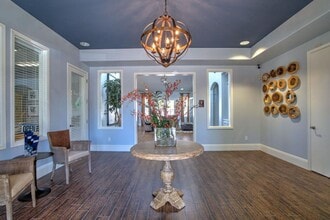 Building Photo - 813 Jasmine Parke Dr