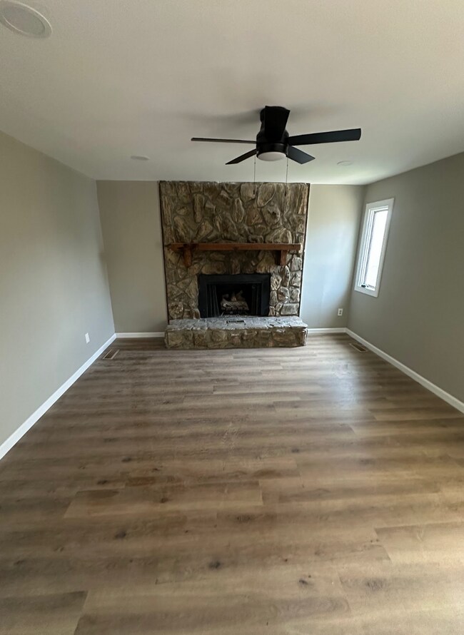 Foto del edificio - 3 Bed 2 Bath - Muscle Shoals, AL