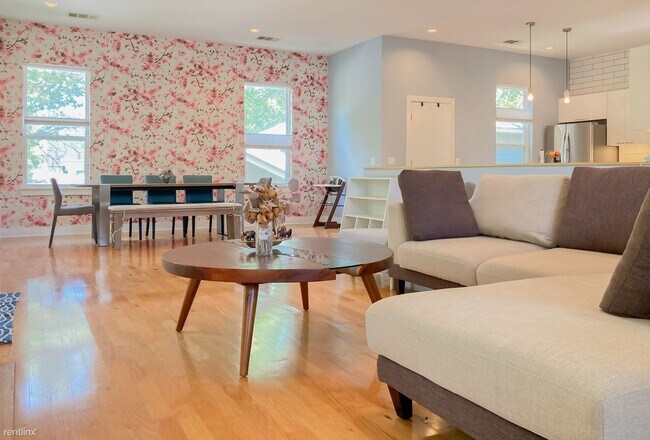 Foto del edificio - 3 br, 3 bath Duplex - 5412 McCandless St A A