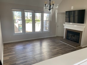 Building Photo - 9215 Ravenwing Dr