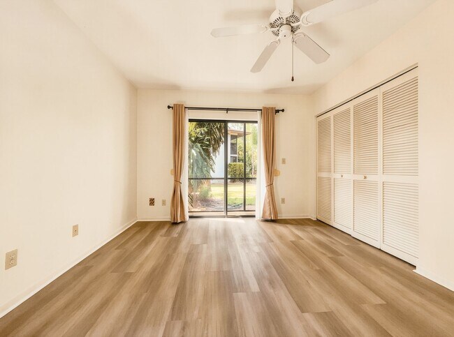 Foto del edificio - 2 bed 2 bath annual rental *** First floor condo *** Kings Lake Community