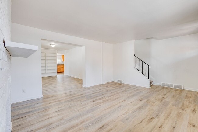 Building Photo - 215 Millbridge St