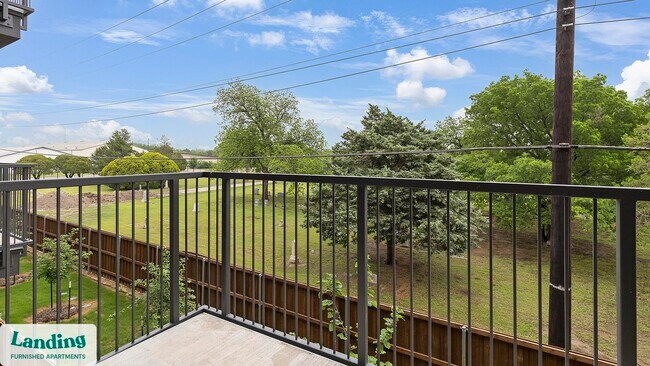 Building Photo - 650 E Sycamore St