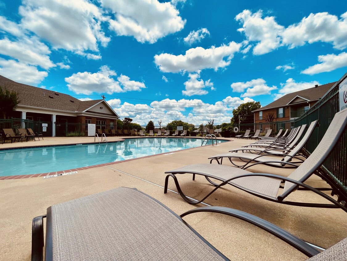 The Ridge at Meadowlake Apartments in Conway, AR