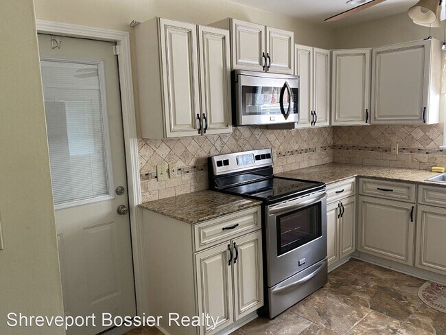 Building Photo - 2 br, 1 bath House - 844 Robinhood Drive