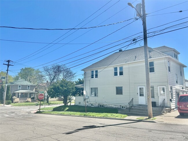 Foto del edificio - 129 N McKinley Ave