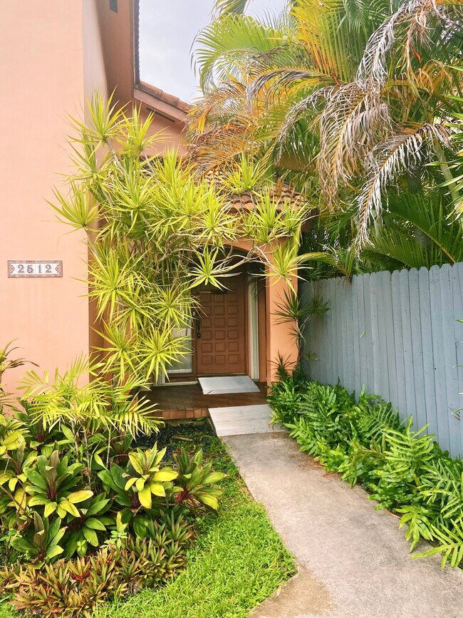 Front entrance - 2512 SW 113th Ct