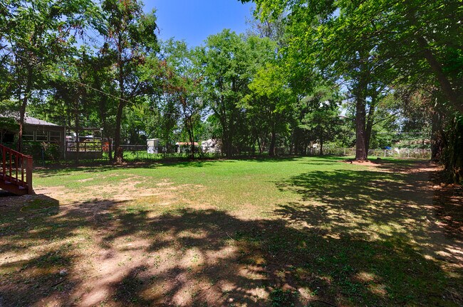 Foto del edificio - 914 Linwood Dr NW
