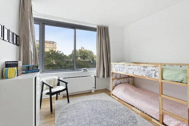 Foto del edificio - 3 bedroom in Brooklyn NY 11217