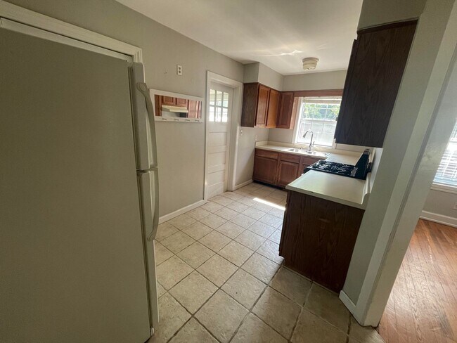 Building Photo - 1/2 OFF FIRST MONTH RENT - Beautiful 2 Bed...