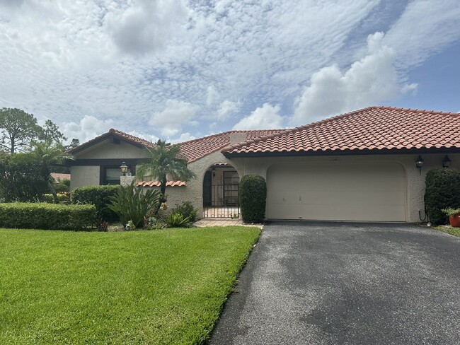 Building Photo - Golf Pointe at Palm-Aire Country Club