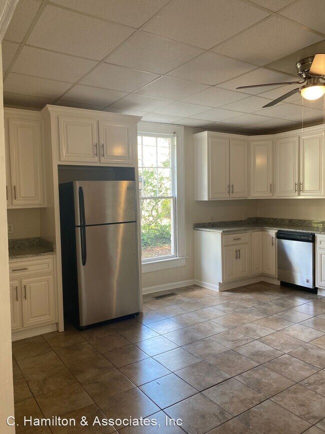Foto del edificio - 7 br, 5 bath House - 525 W. Hancock Ave