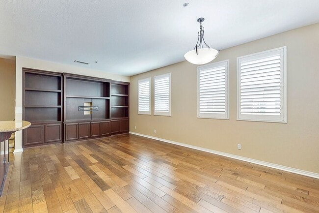 Building Photo - Outstanding Townhome in Aliso Viejo