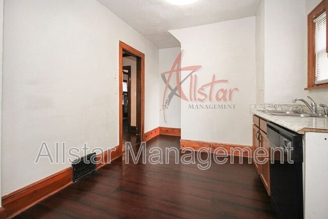 Building Photo - 971 Rushleigh