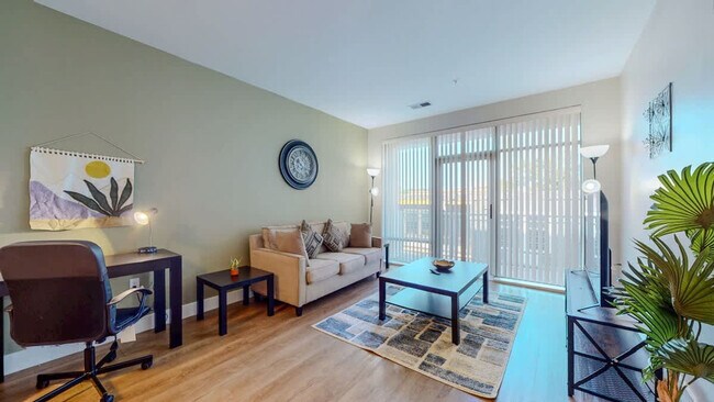 Building Photo - 545 Bedford St