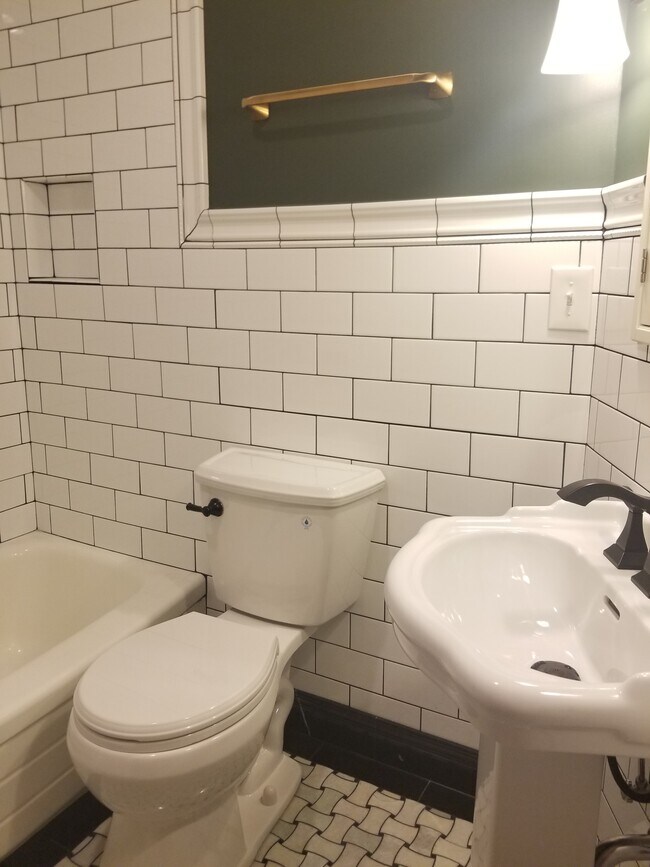 Building Photo - 701 Remington St