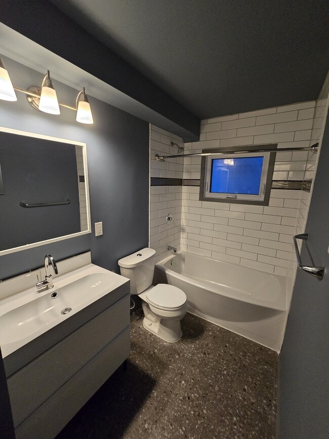 Photo du bâtiment - 938-938 Weatherdon Ave
