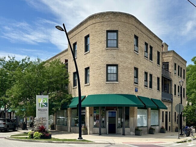 Building Photo - 733 Judson Ave