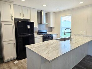 Building Photo - 46000 Geddes Rd