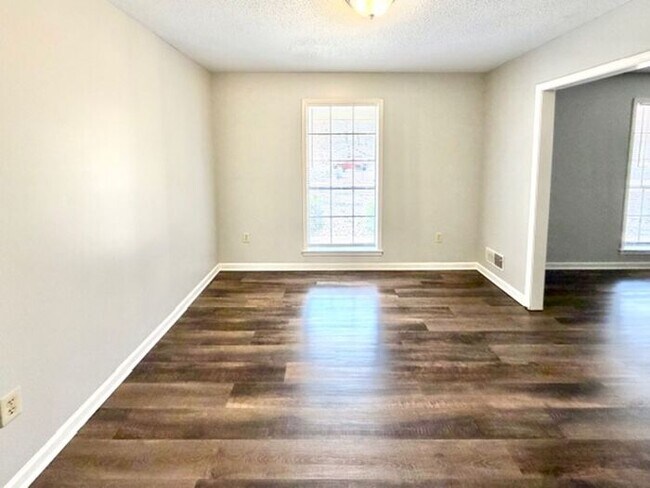 Building Photo - Spacious Home In Countrywood-4 Bedrooms 2827 SF