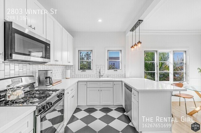 Building Photo - SUNNY SPANISH STYLE GEM | 2 BED/1 BATH LOW...