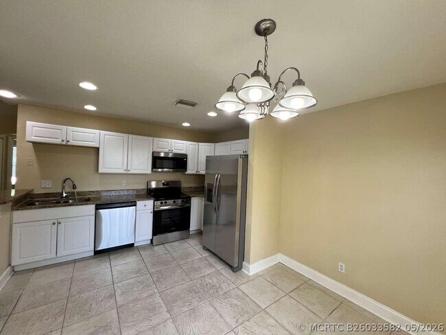 Foto del edificio - 1318 SW Bartell Ave