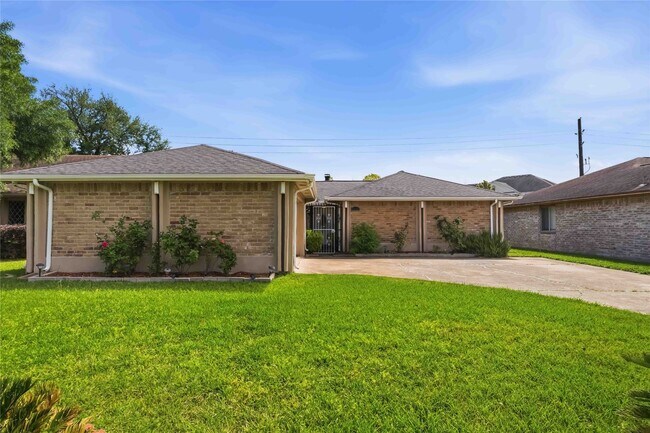 Foto del edificio - 3415 Honey Creek Dr
