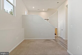 Building Photo - 66 National St