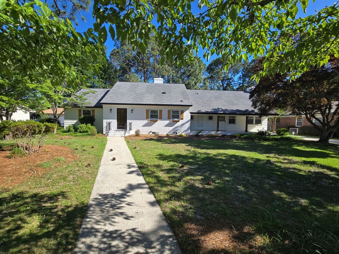 Primary Photo - NEW LISTING!!!!!