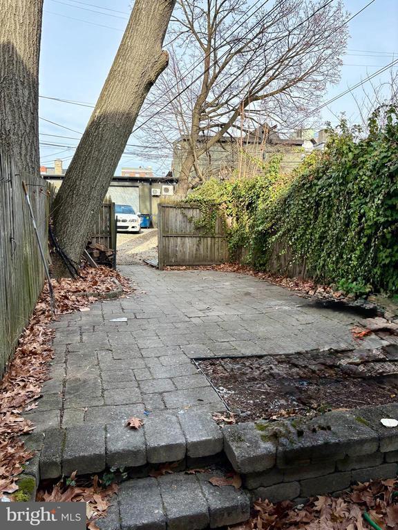 Foto del edificio - 135 E Miner St