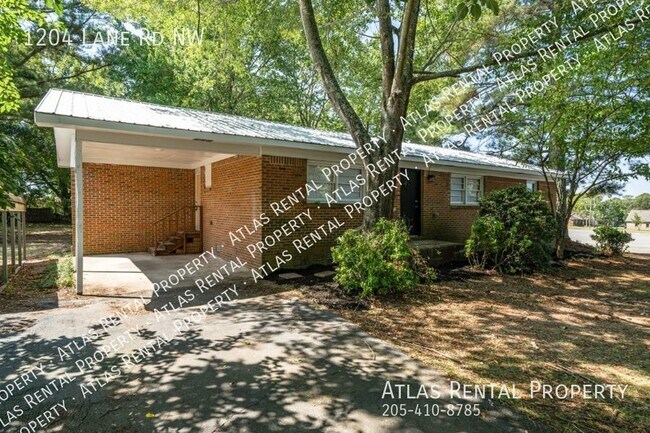 Foto del edificio - 1204 Lane Rd NW