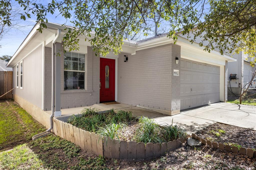 Foto principal - 8611 Davis Oaks Trail