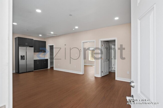 Foto del edificio - 881 Kenneth Ave