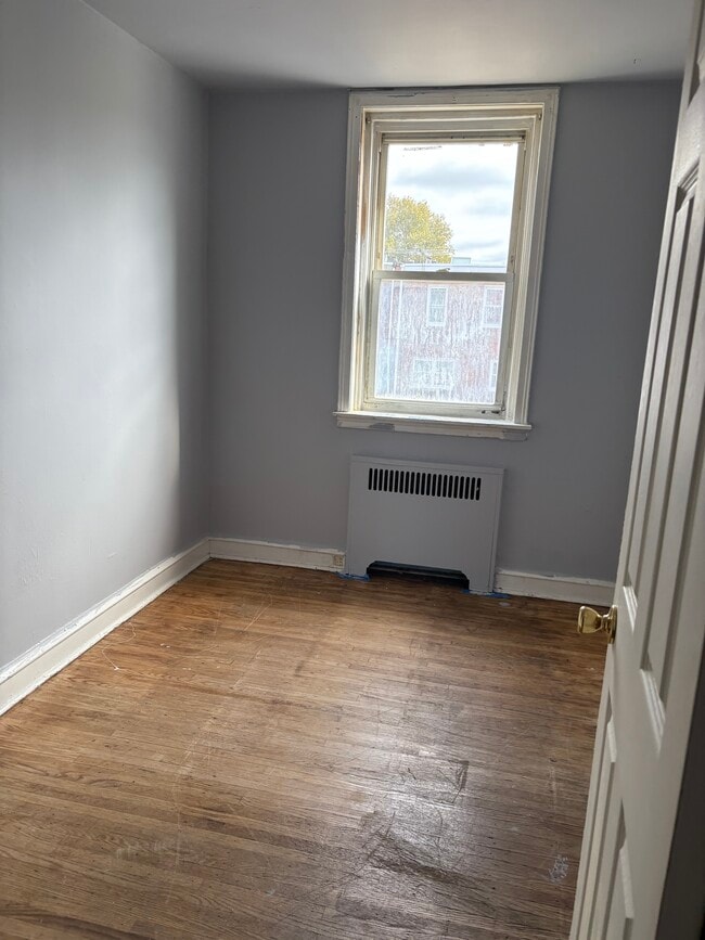 Dormitorio trasero - 6723 Castor Ave