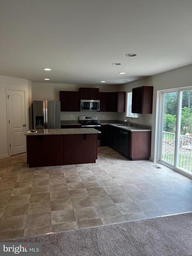 Foto principal - 92 BELMONT Pl