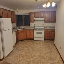 Building Photo - 117-117 Cimarron Ct