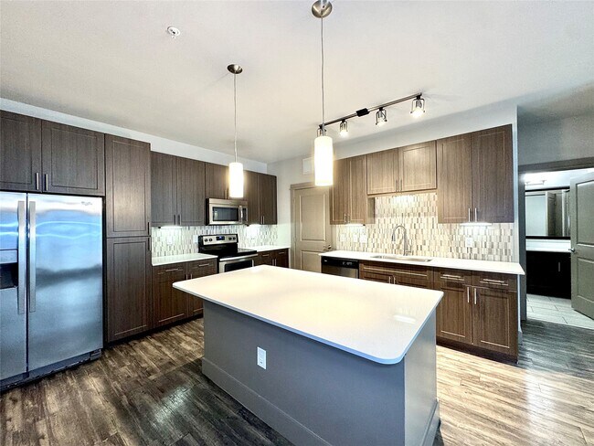 Building Photo - 5454 Washington Ave