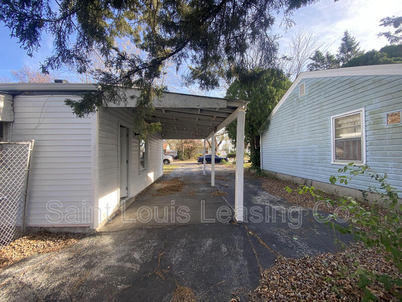 3133 Rex Ave, Breckenridge Hills, MO 63114 House Rental in