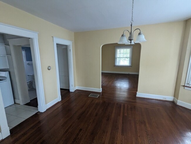 Building Photo - 3827 Millsbrae Ave