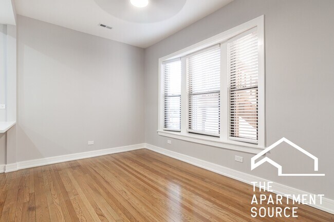 Foto del edificio - 3842 N Wilton Ave