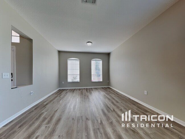 Foto del edificio - 4330 Marchmont Blvd