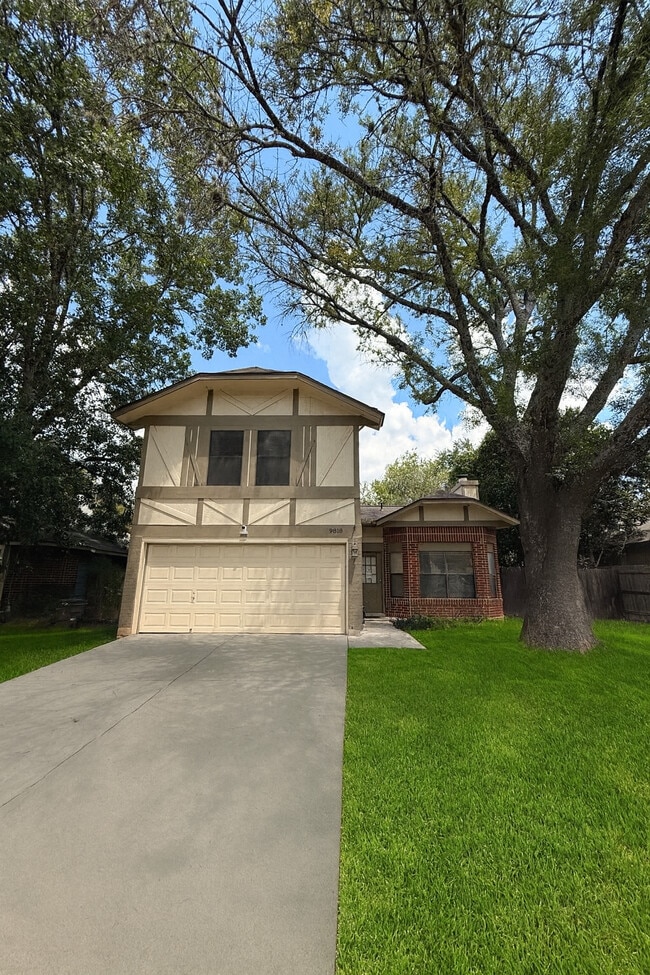 Building Photo - 9818 Autumn Silver
