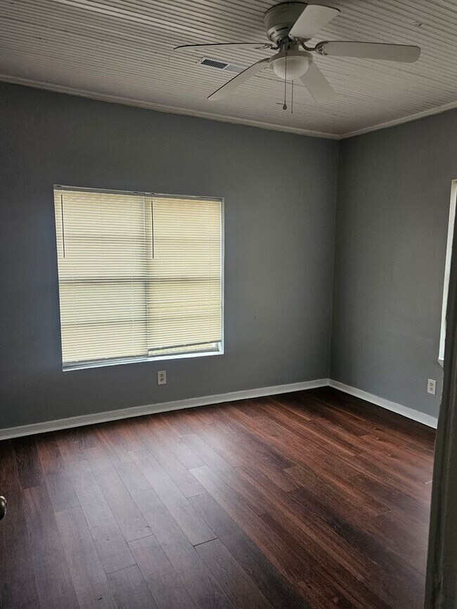 Foto del edificio - Available now! MOVE IN SPECIAL $200 OFF FIRST MONTHS RENT!! THIS PROPERTY IS SECTION 8 FRIENDLY!