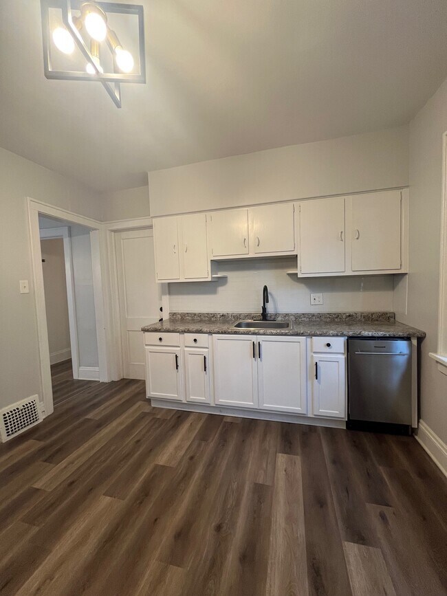 Foto del edificio - 3265 E Overlook Rd
