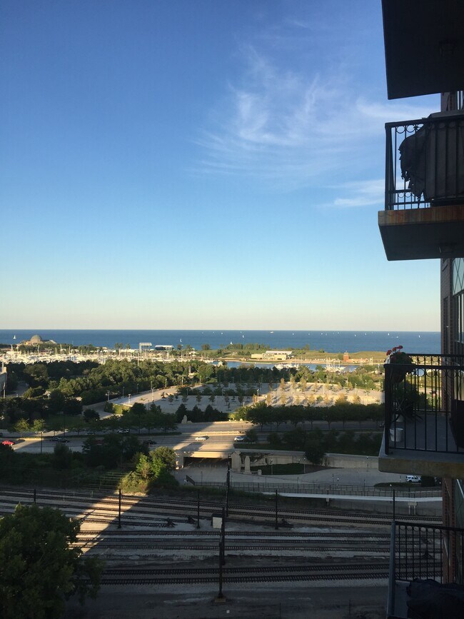 Foto del edificio - 1717 S Prairie Ave