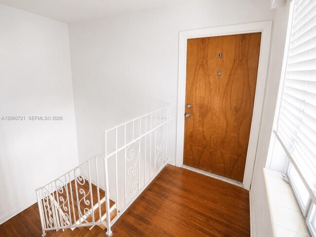Building Photo - 7407 Byron Ave